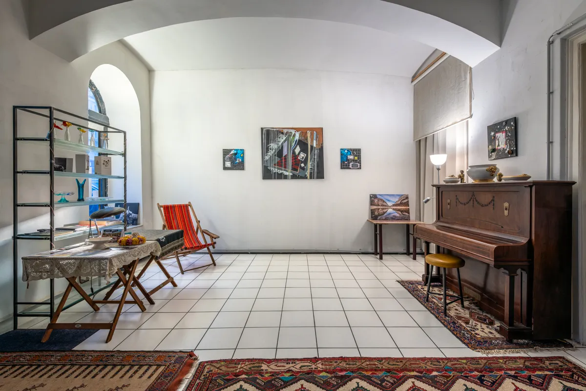 Blick in den Kunstraum der HG4 in Wien Wieden  - Innenansicht rechts